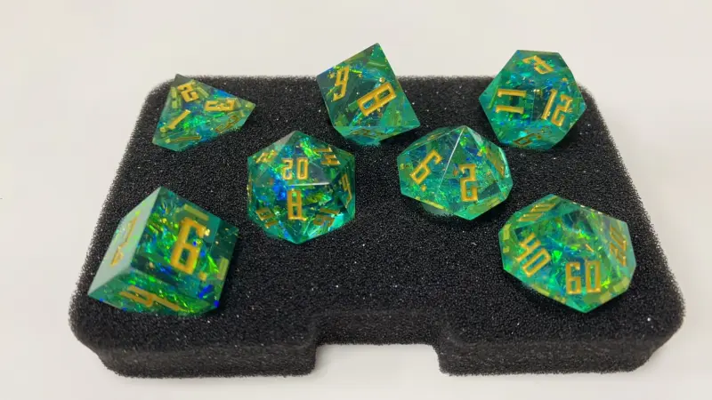 樹酯骰子 S-01 綠晶(金字)